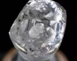 Հնդկաստանում հազվագյուտ մատրյոշկա-ալմաստ են հայտնաբերել