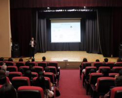 Հանդիպում ուսանողների հետ