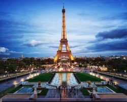 Փարիզում տոնում են Էյֆելյան աշտարակի կառուցման 130-ամյակը