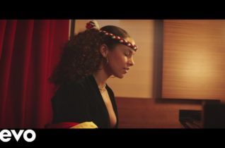 Alicia Keys — Raise A Man