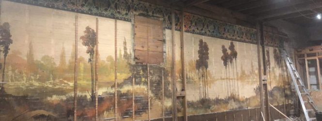 Վերանորոգման ժամանակ հայտնաբերվել են 115-ամյա որմնանկարներ